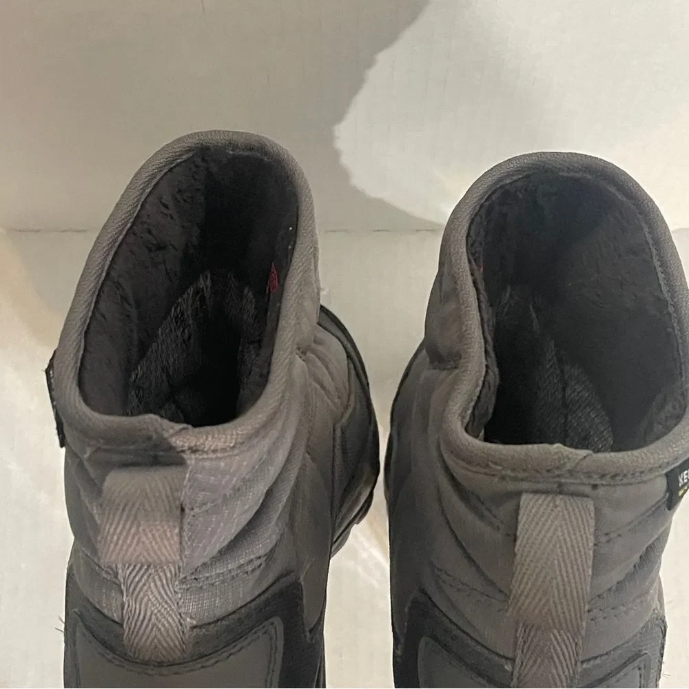 KEEN Warm Winter Waterproof Hiking Boots. Women’s Size 5.5. Dark grey gray cold